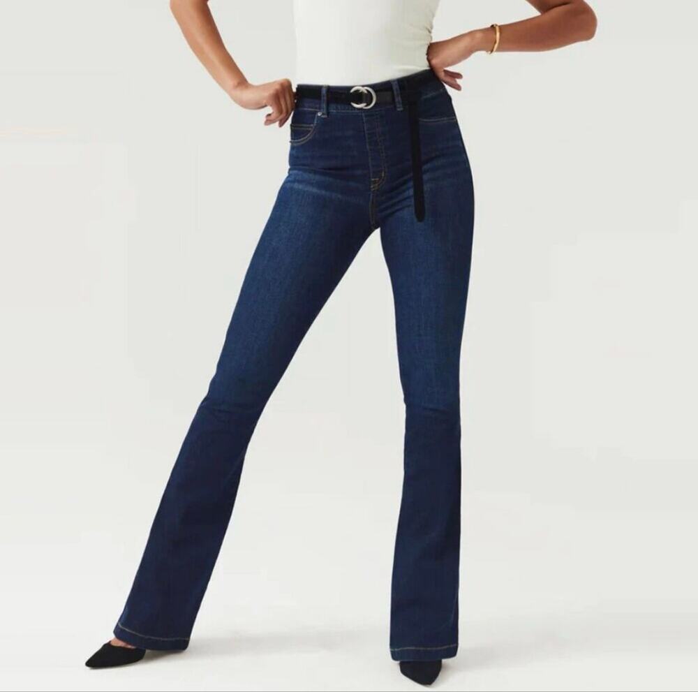SPANX Flare Jeans Pull On Stretch Midnight Shade 33” Inseam Womens Small EUC